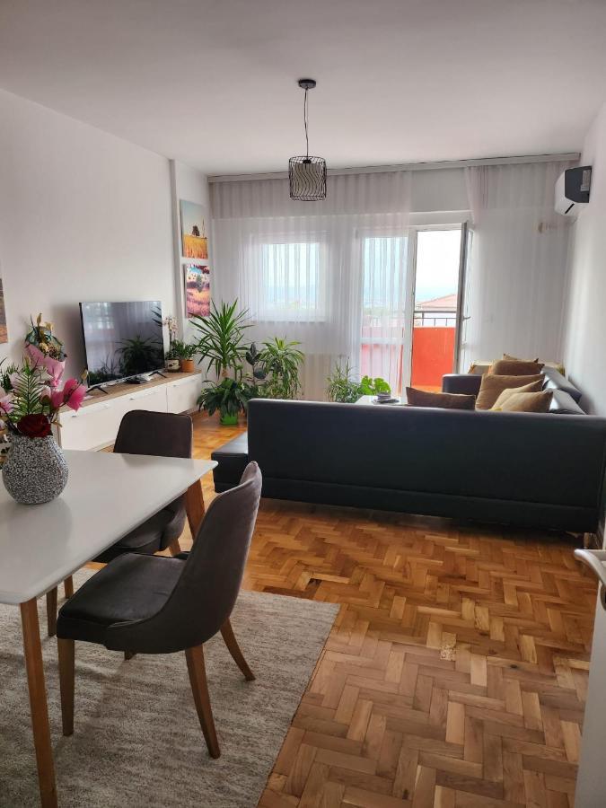 One Bedroom Apartment - Close The City Center! Prishtina 프리슈티나 외부 사진