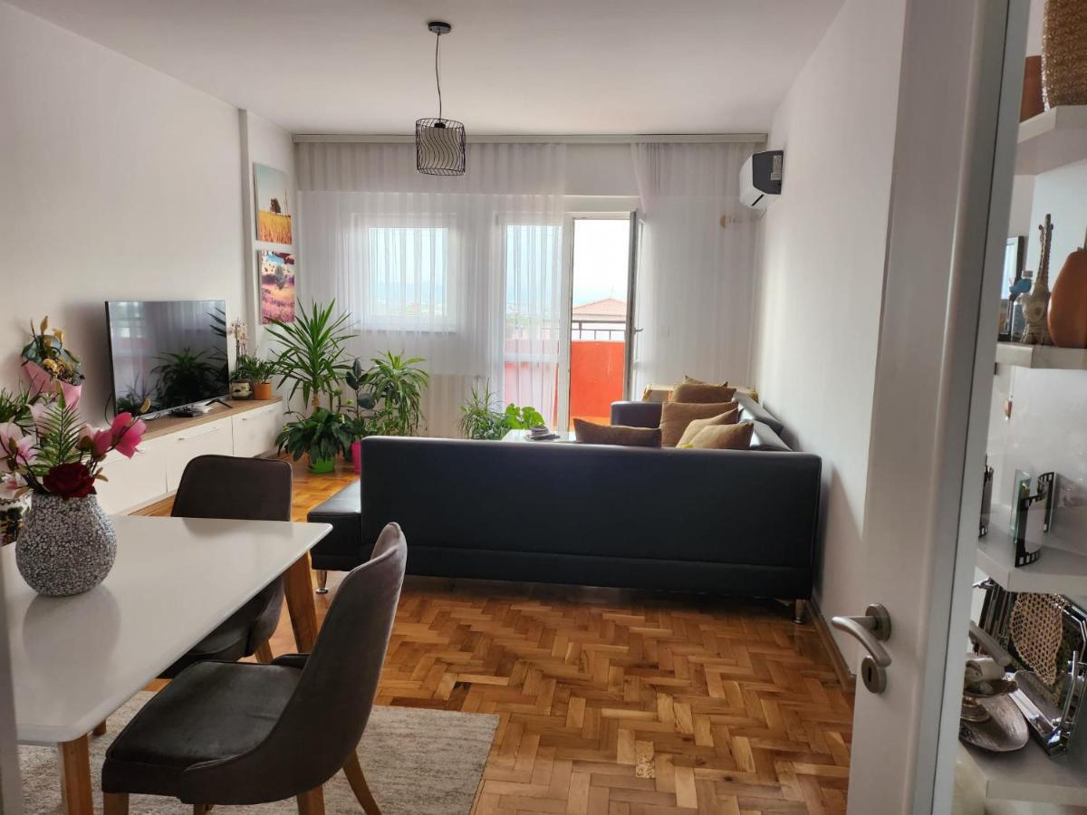 One Bedroom Apartment - Close The City Center! Prishtina 프리슈티나 외부 사진