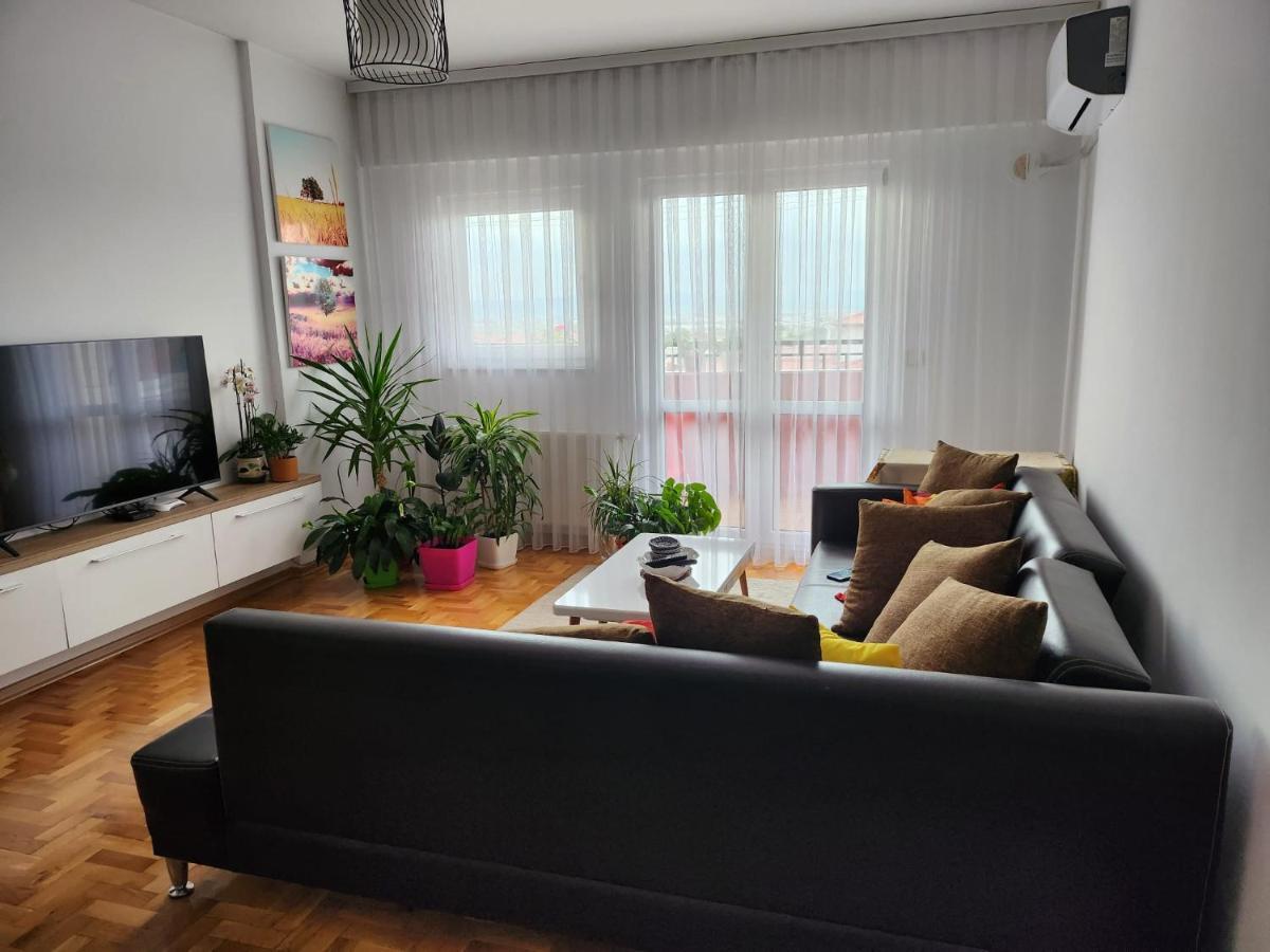 One Bedroom Apartment - Close The City Center! Prishtina 프리슈티나 외부 사진